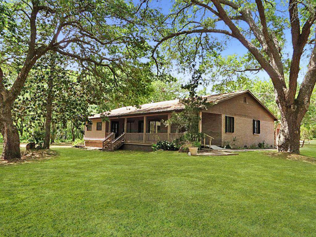 112 Hinton St - Photo 1