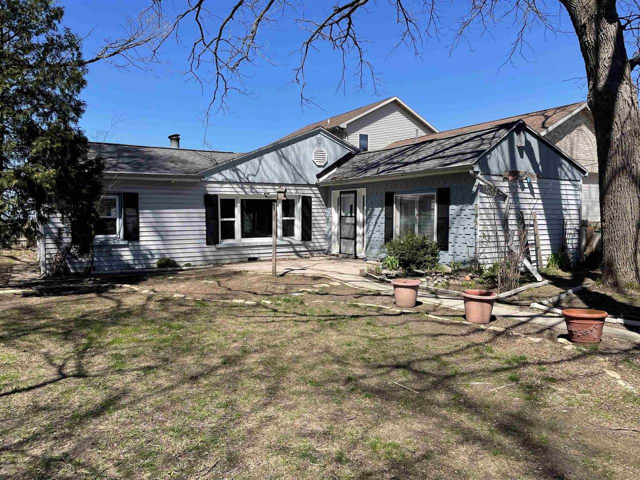 2619 East Shore Drive - Photo 1