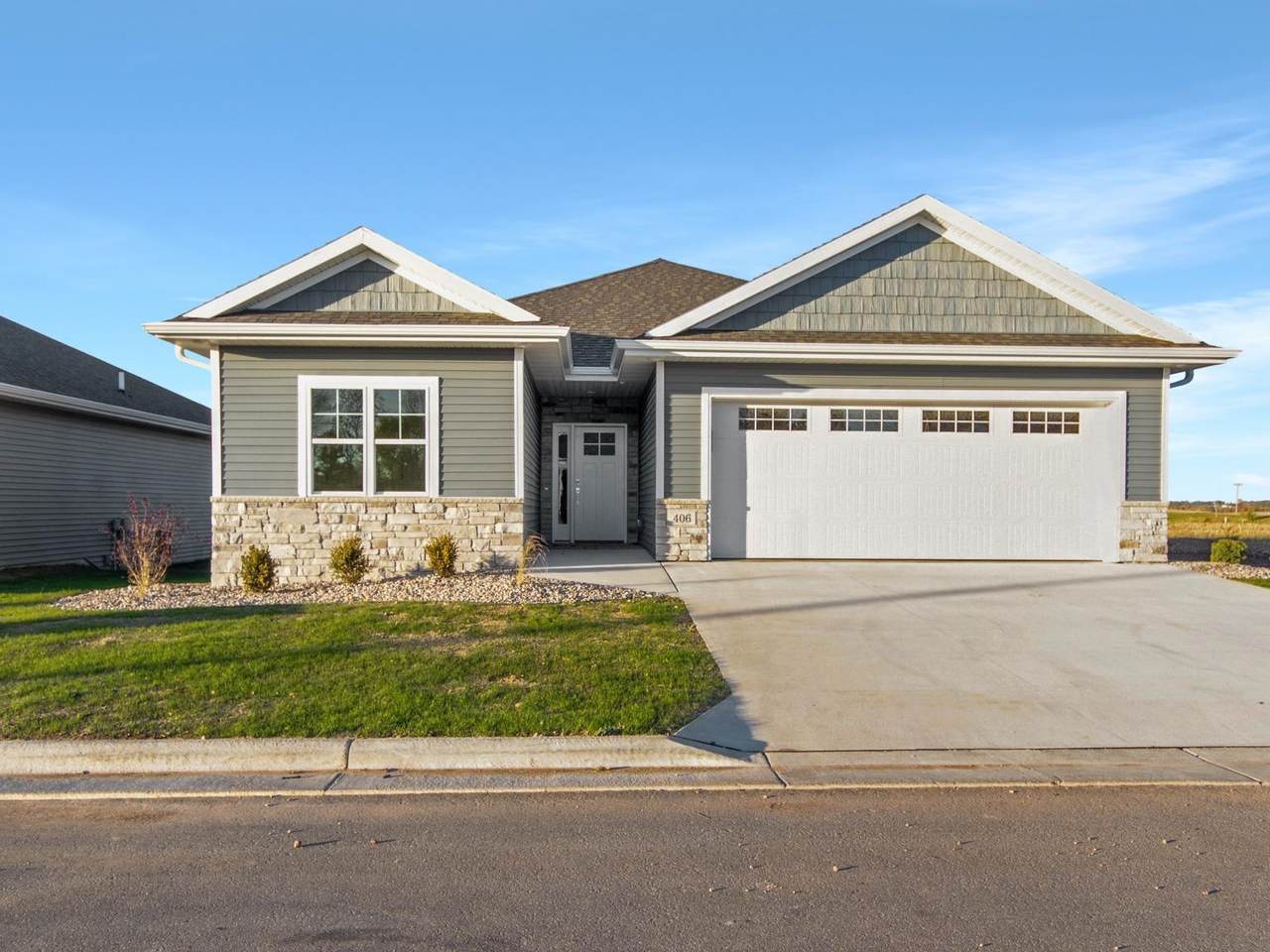 406 Toms Way - Photo 1