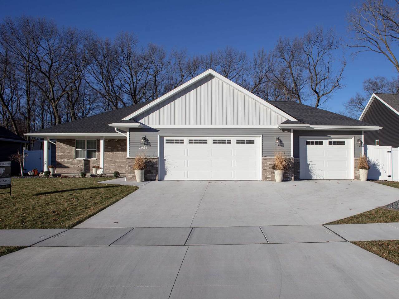 2054 Buckthorn Trail - Photo 1