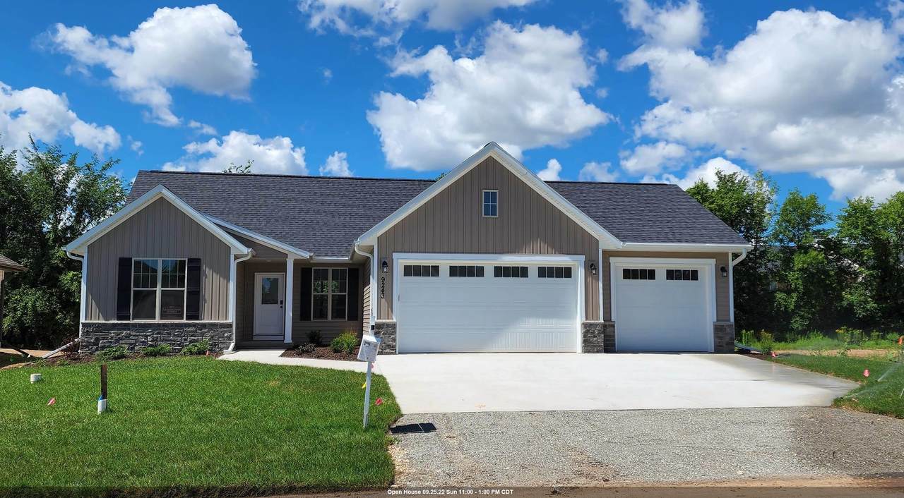 N9243 Constellation Drive - Photo 1