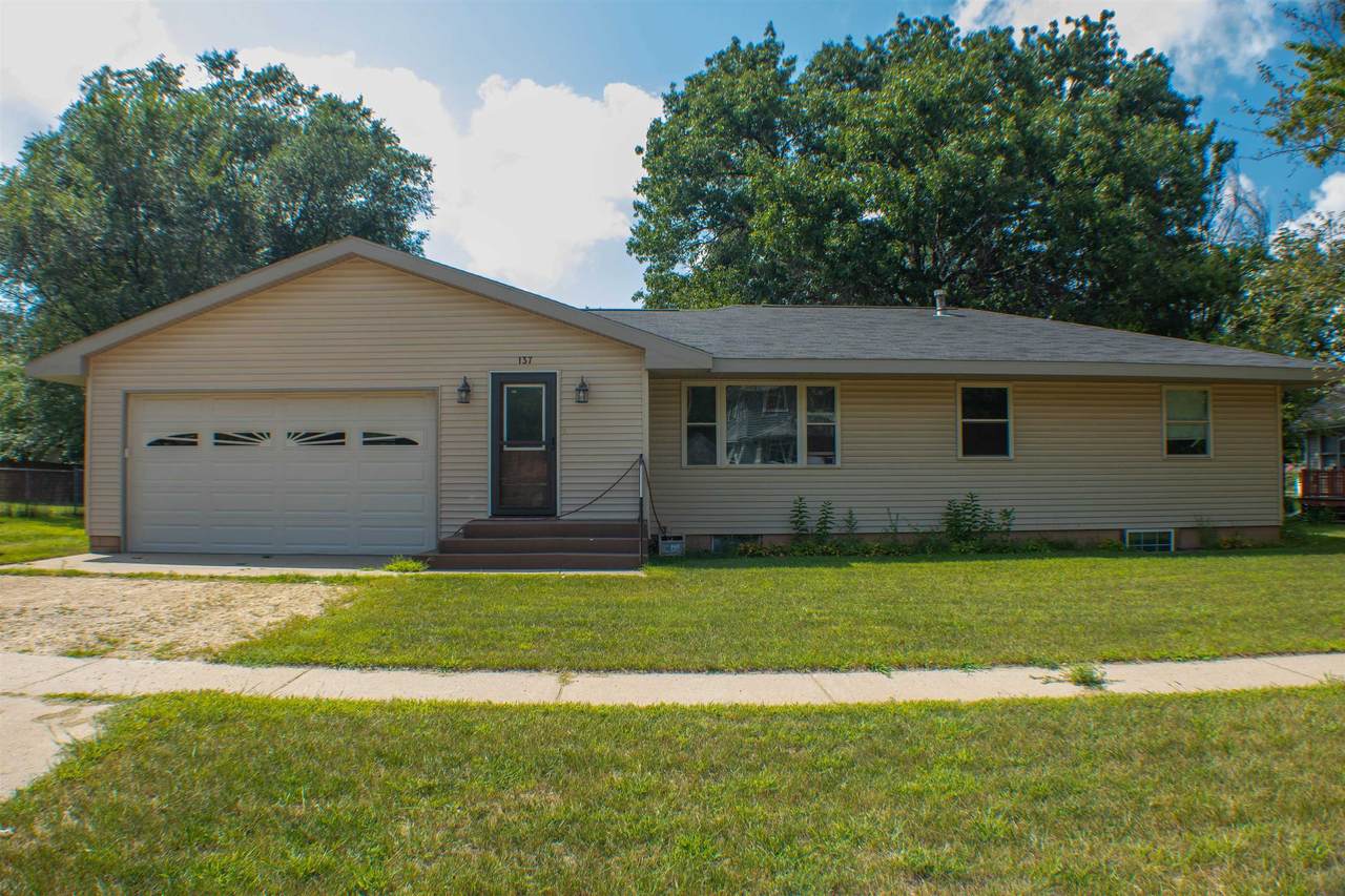 137 Walker Street - Photo 1