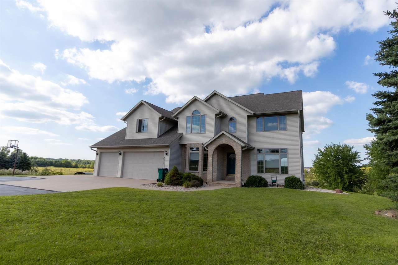 W8958 Spring Road - Photo 1