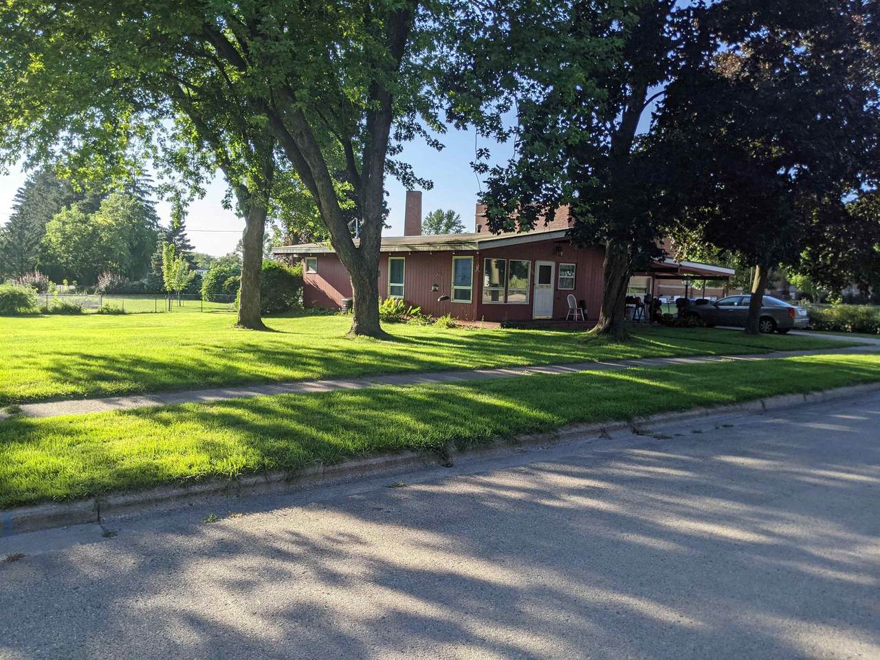 909 Dickinson Street - Photo 1