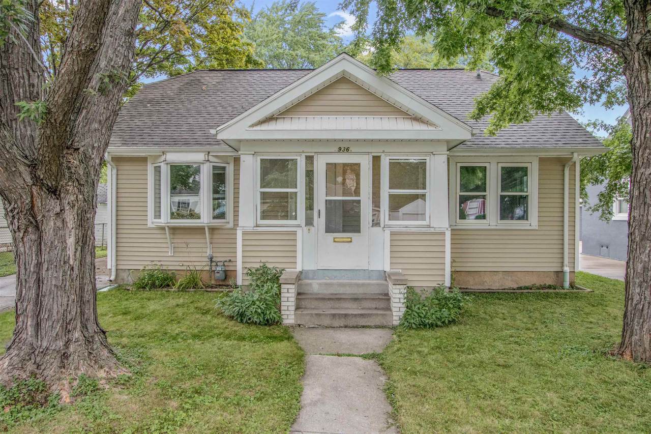 936 Roscoe Street - Photo 1