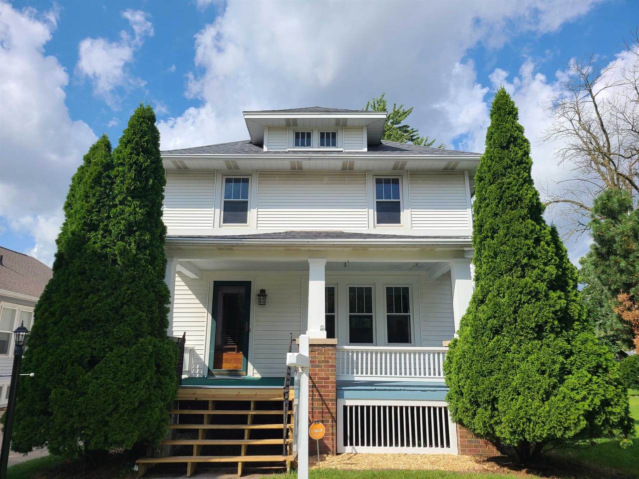 467 Thomas Street - Photo 1