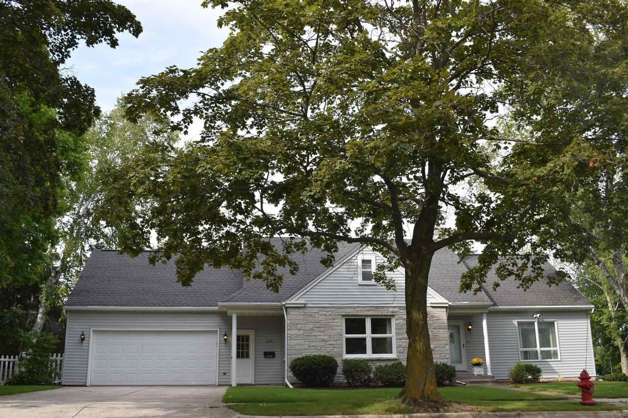 205 Scott Street - Photo 1