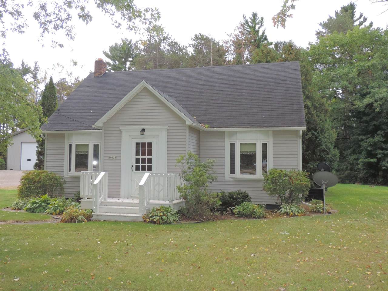 10533 Hwy 22 32 - Photo 1