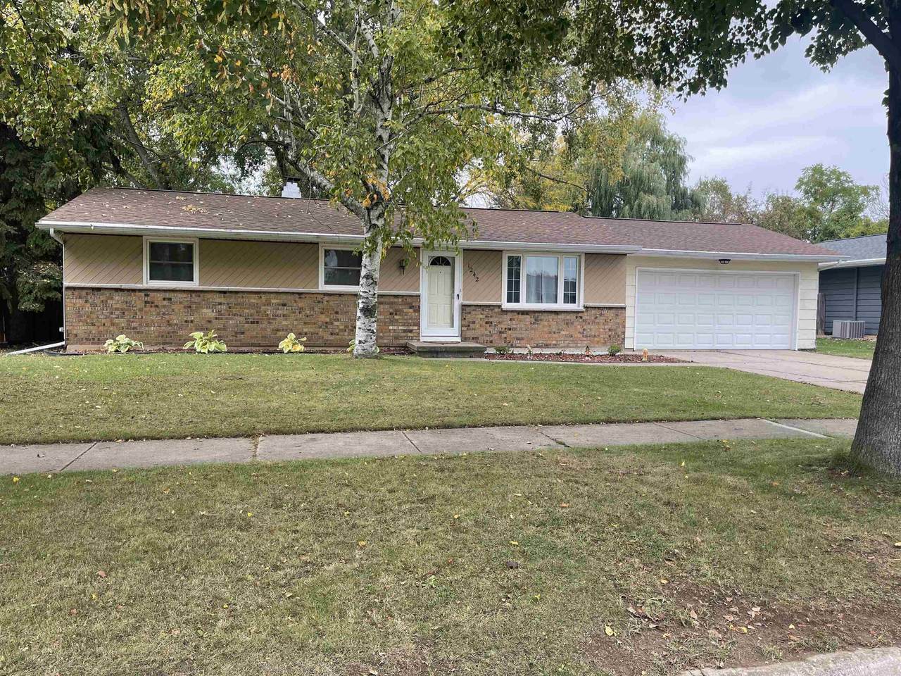 1242 Robin Street - Photo 1