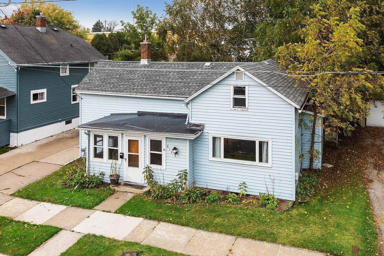 814 19TH Street - Photo 1