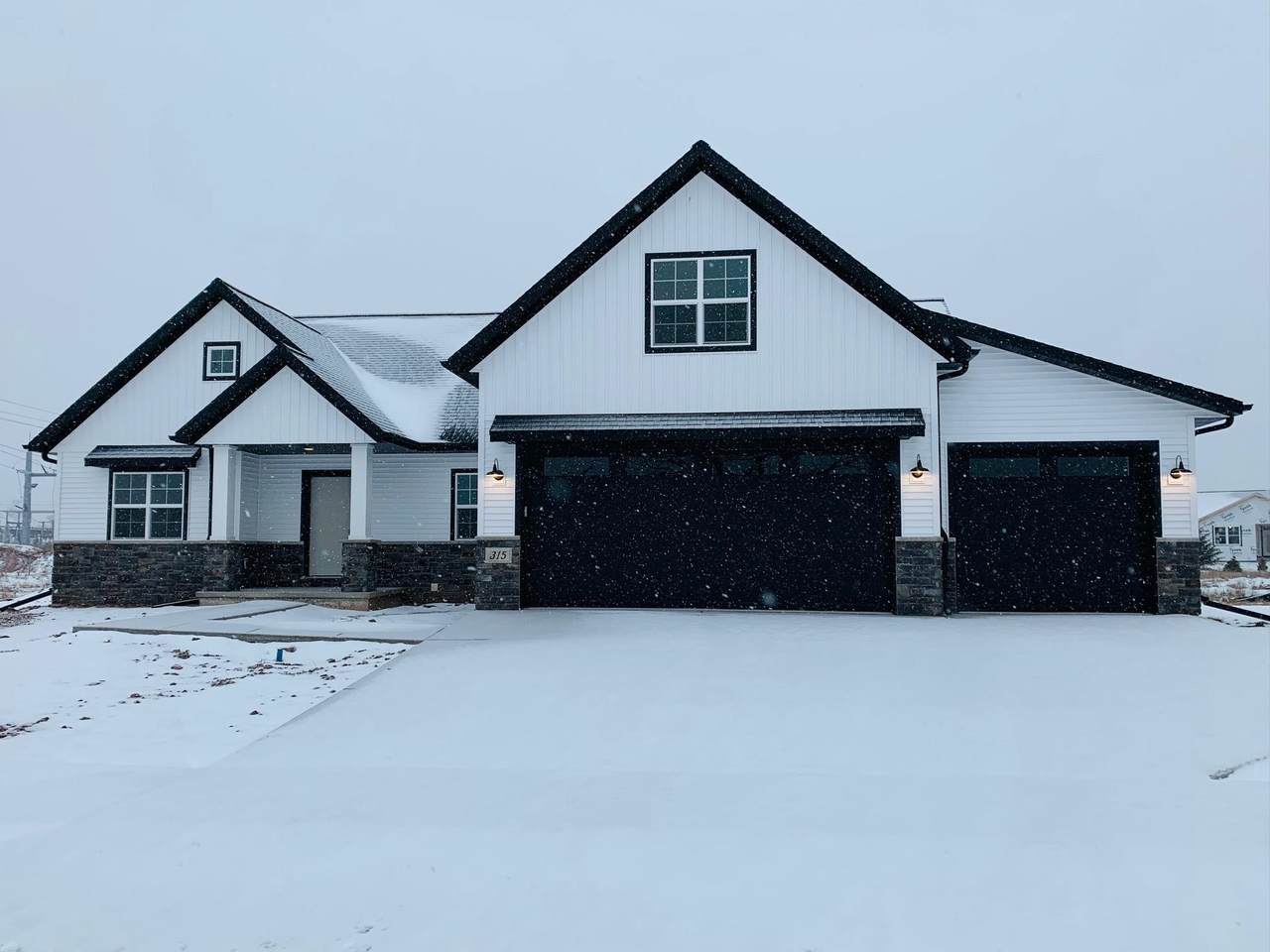 315 Rivers Edge Drive - Photo 1