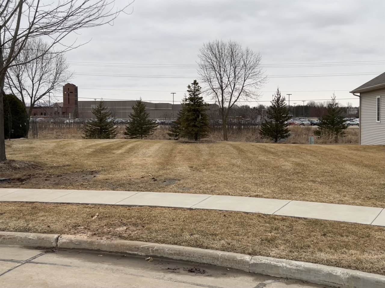 936 Pondview Court - Photo 1