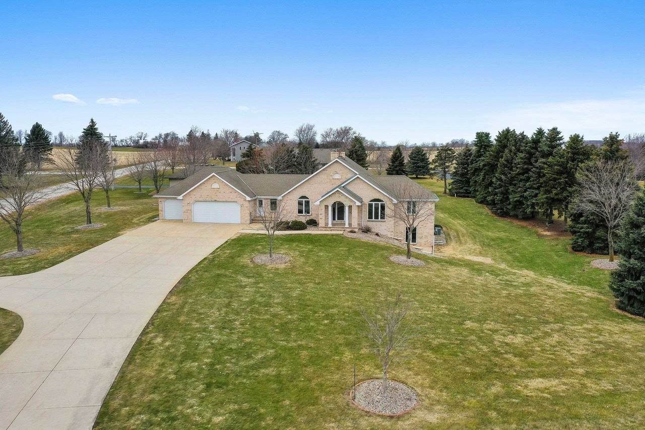 4195 Don Circle - Photo 1