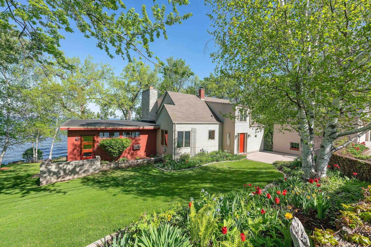 2825 Nicolet Drive - Photo 1