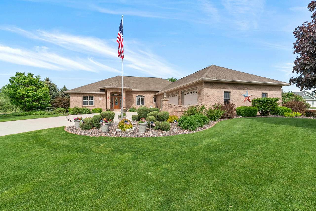 420 Country Lane - Photo 1