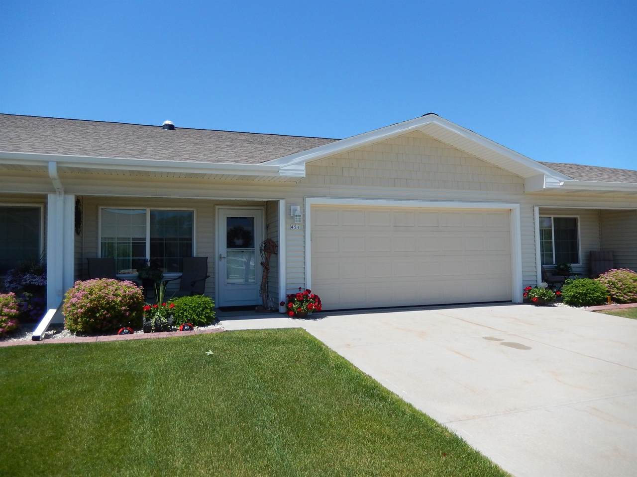 451 Novak Street - Photo 1