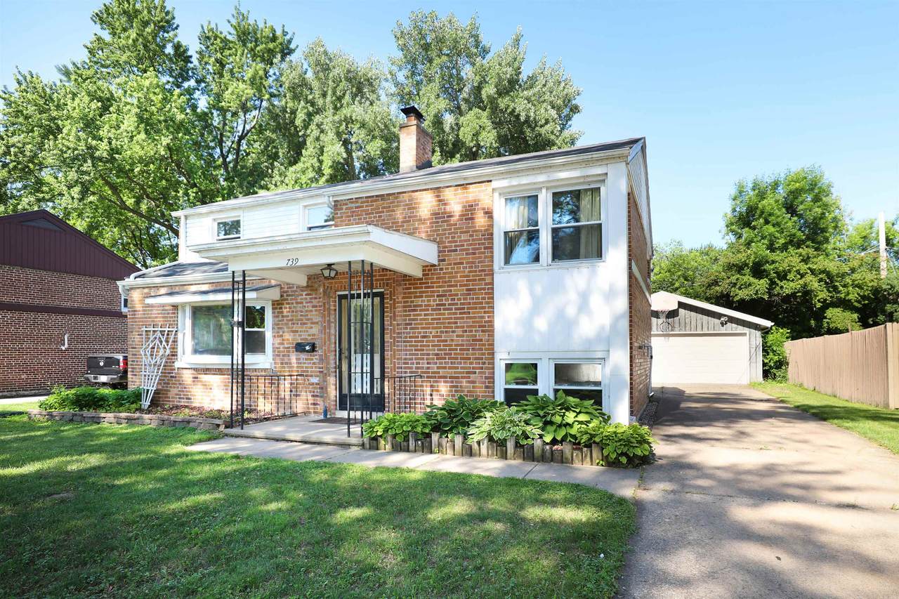 739 Carver Lane - Photo 1
