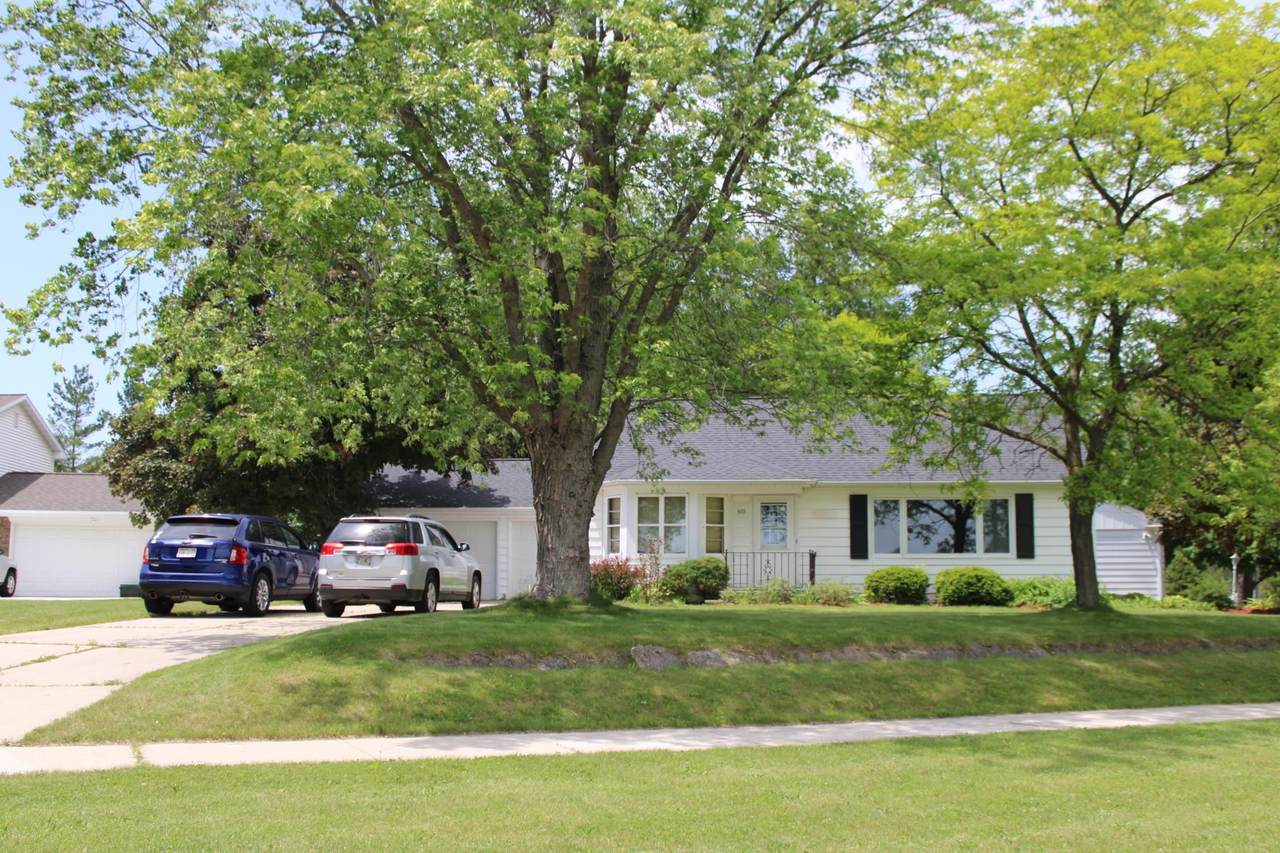 405 Wisconsin Avenue - Photo 1