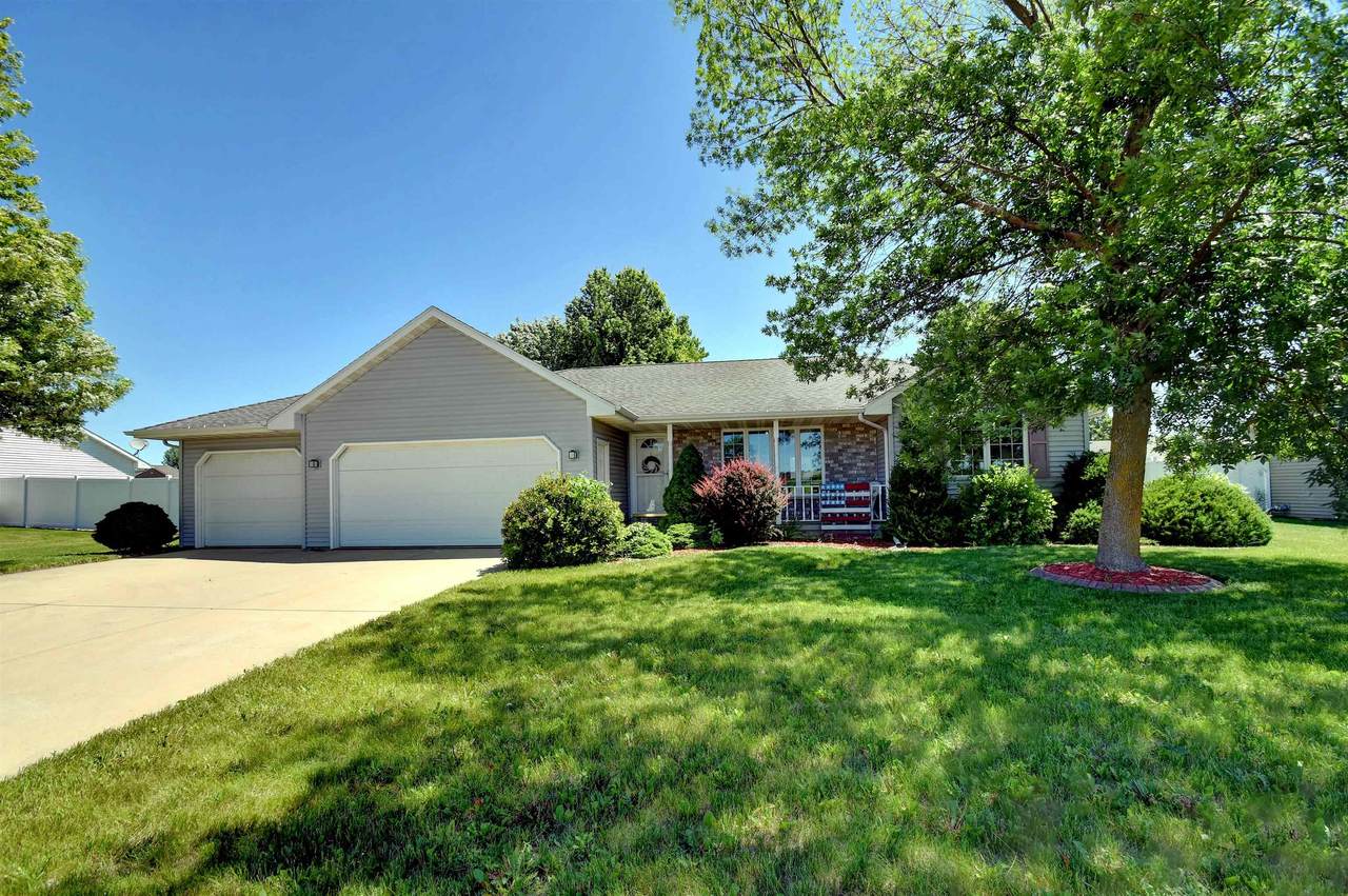 2075 Ontario Road - Photo 1