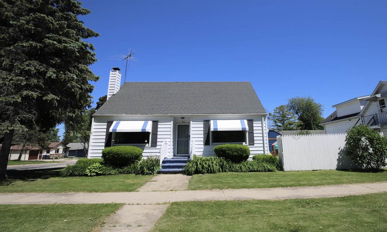 604 Frank Avenue - Photo 1