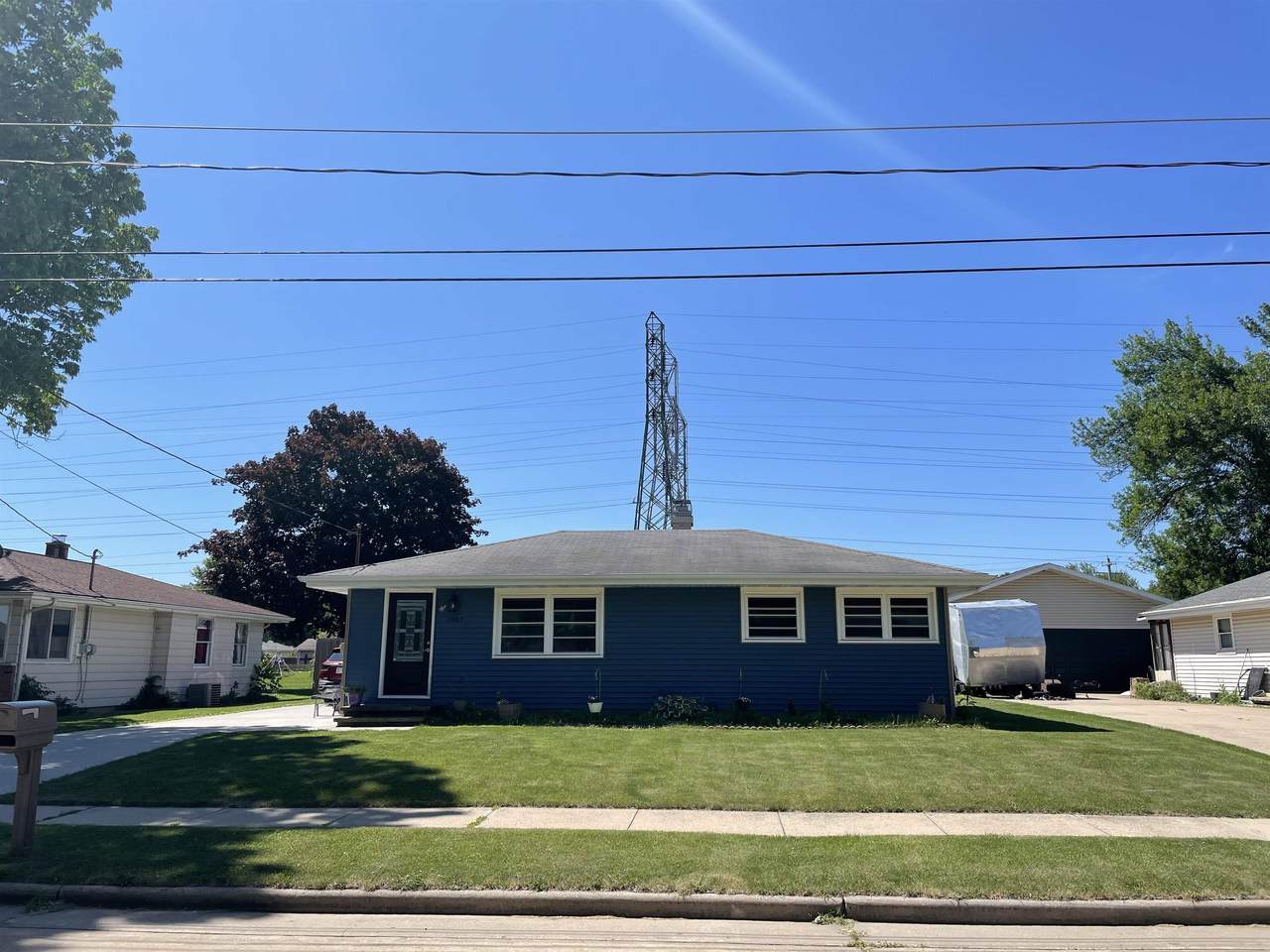 1507 Roeland Avenue - Photo 1