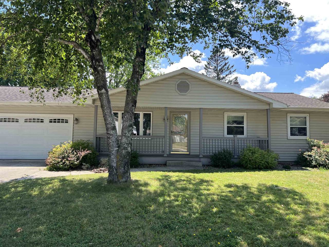 896 Forest Circle - Photo 1