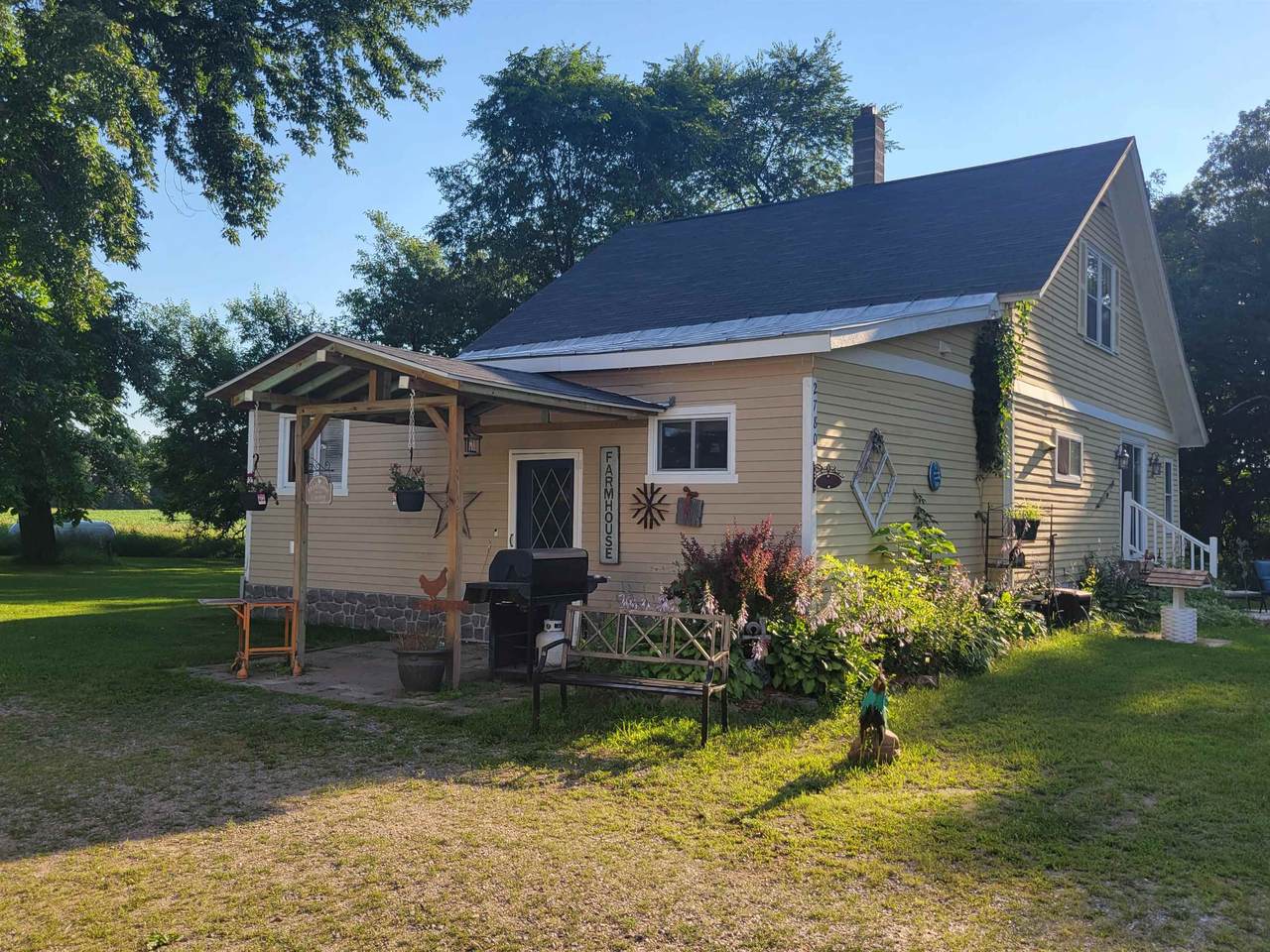 N2780 9TH Avenue - Photo 1