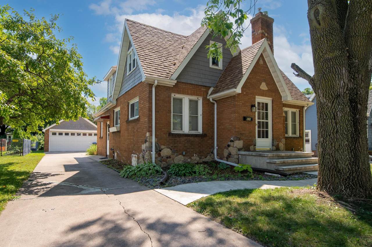 636 Grove Street - Photo 1