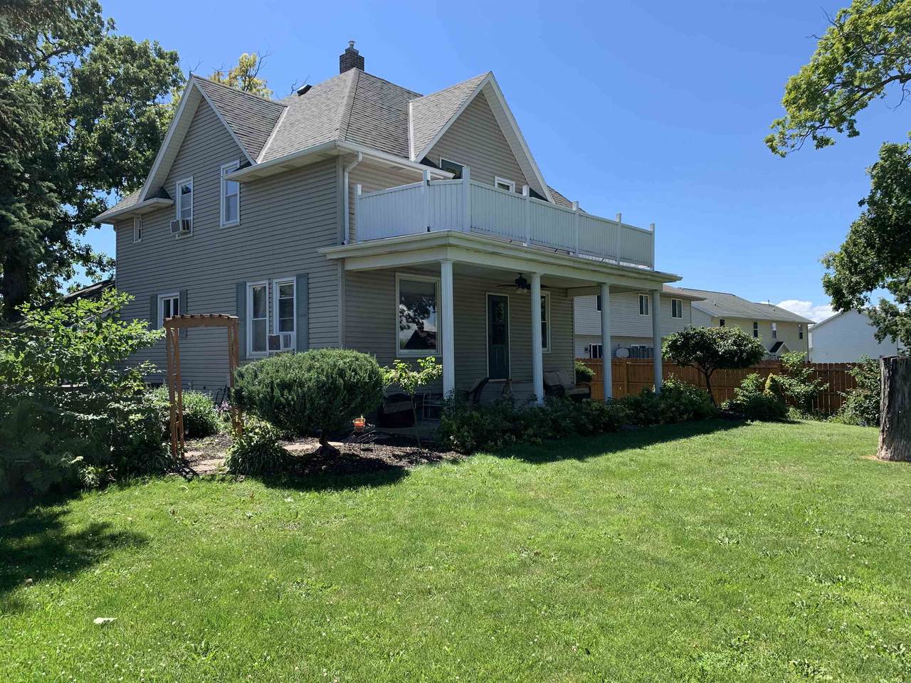 2060 Autumn Lane - Photo 1
