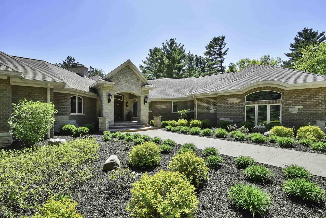 3139 Fairview Road - Photo 1