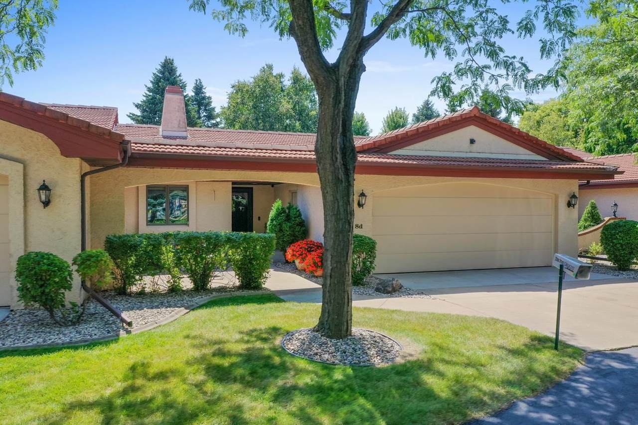 8 Fiesta Court - Photo 1