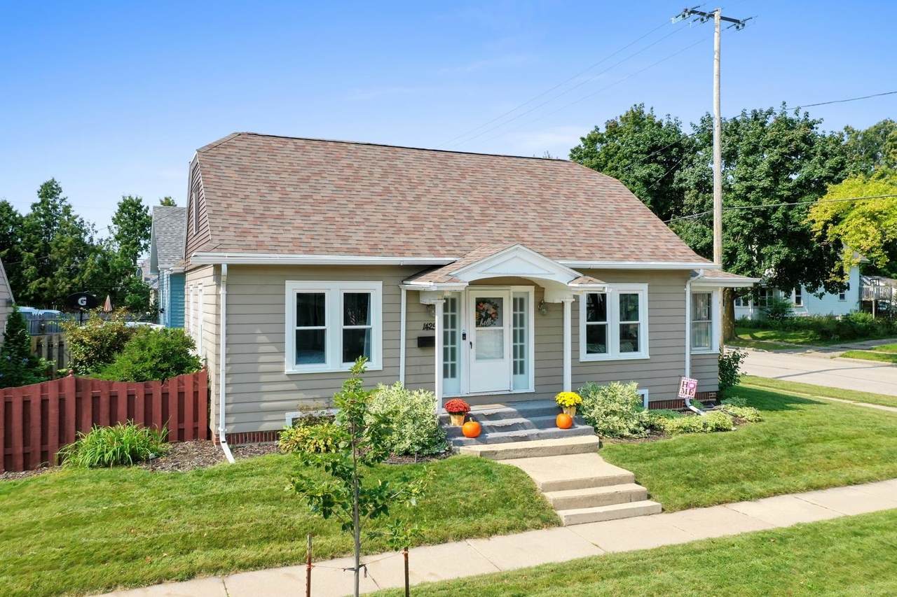 1425 Erb Street - Photo 1