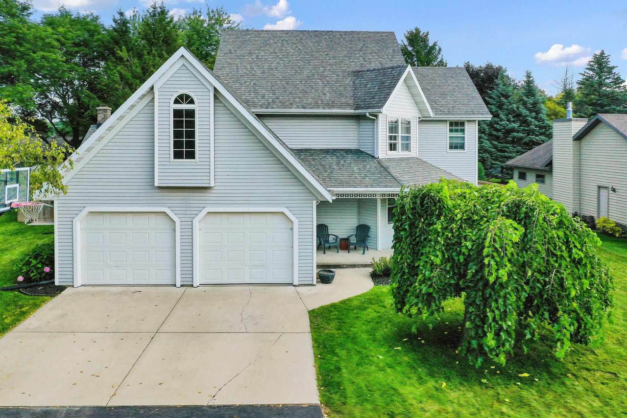 3134 Longwood Lane - Photo 1