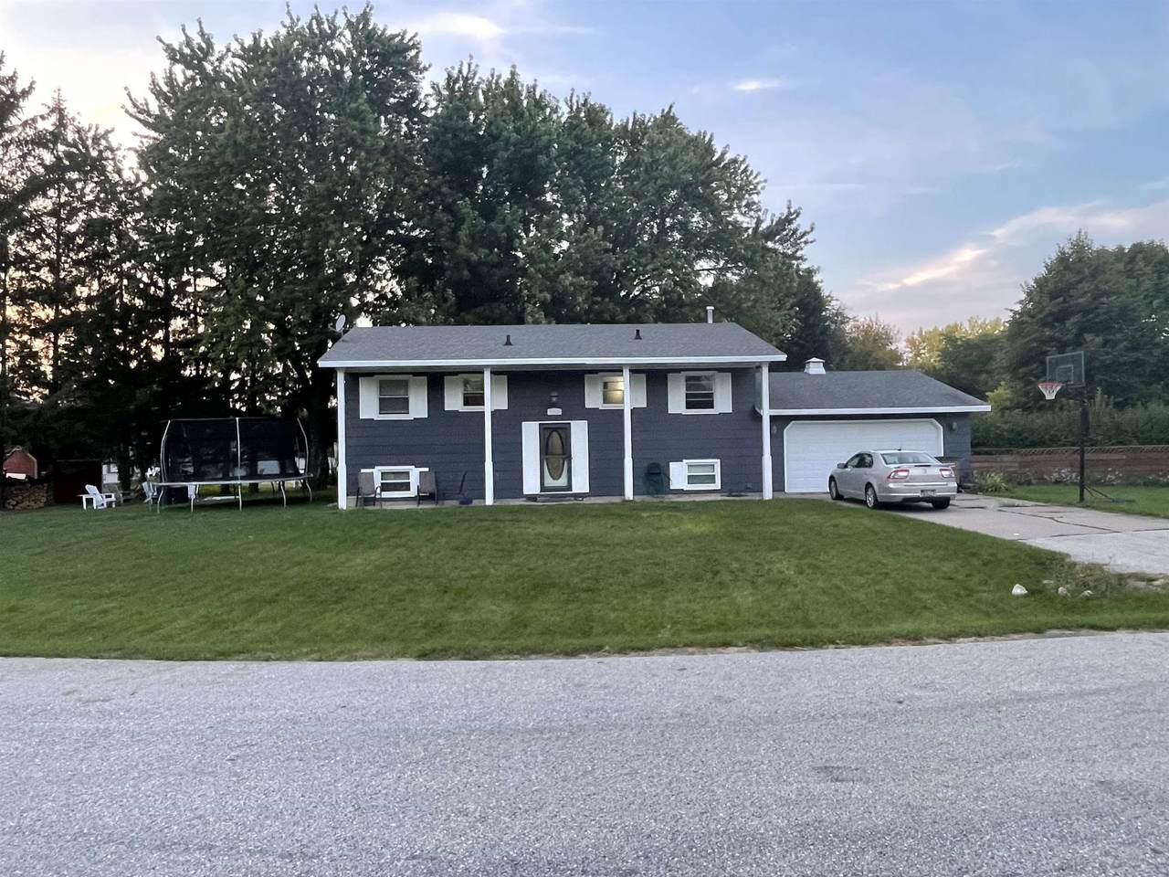 1313 Lake Breeze Road - Photo 1