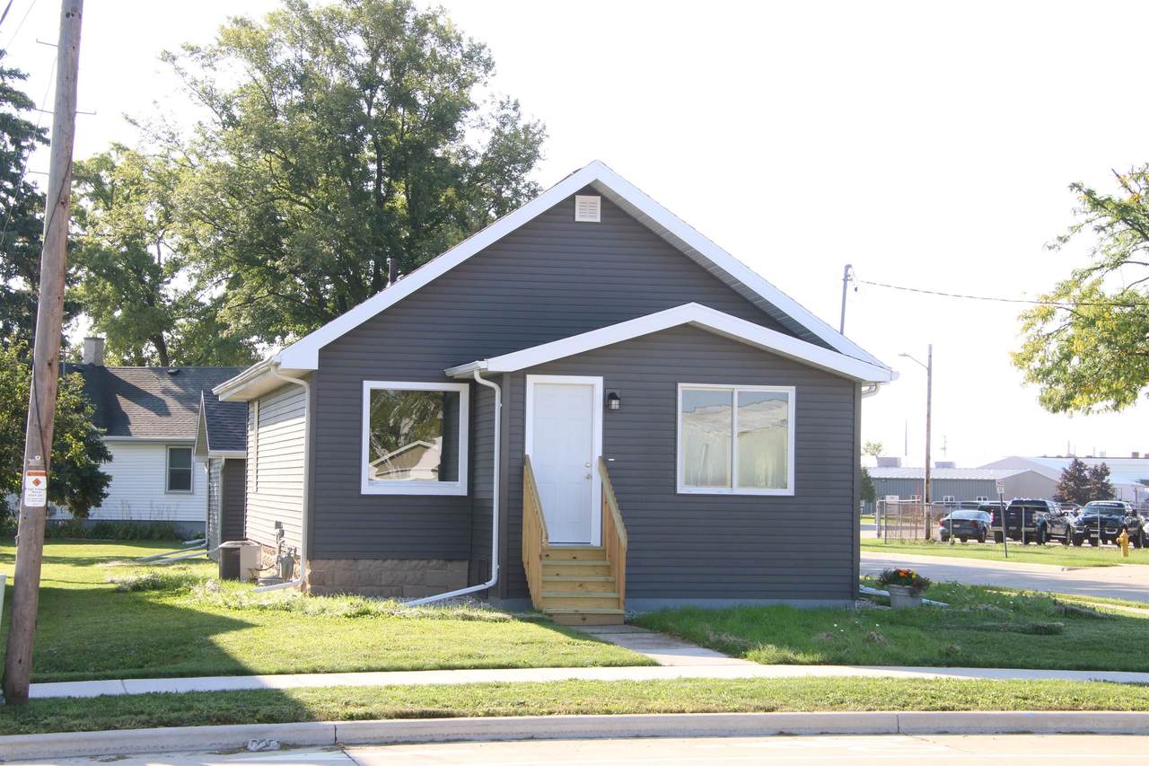 625 Military Road - Photo 1