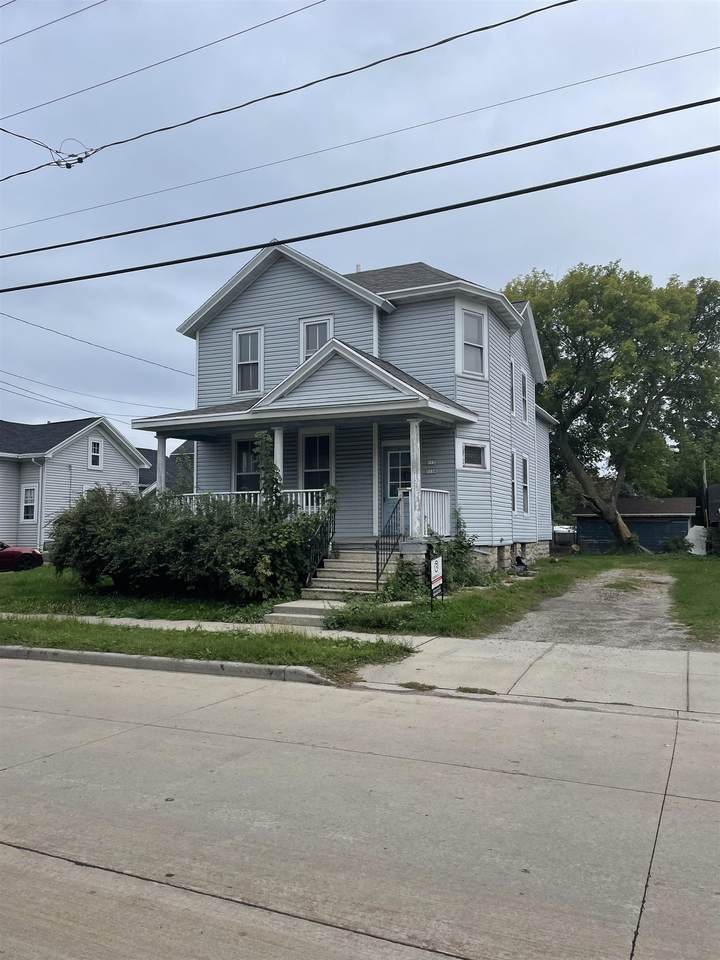 713 Parkway Avenue - Photo 1