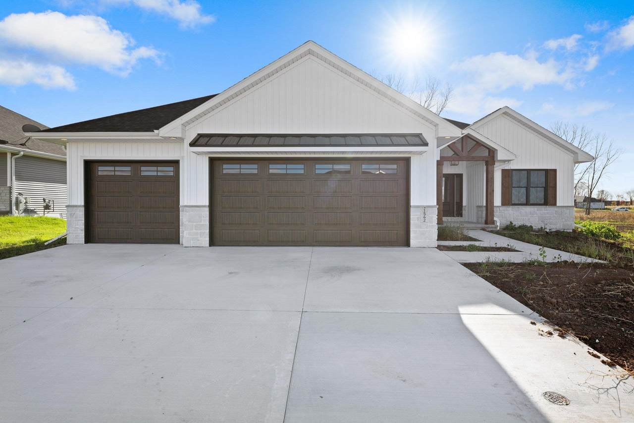 1542 Red Hawk Landing Trail - Photo 1