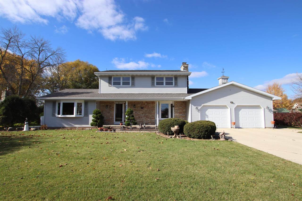 406 Sunset Circle - Photo 1