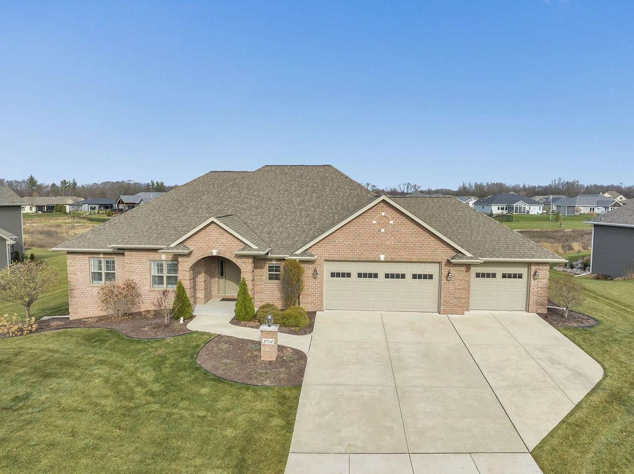2754 Creekwood Circle - Photo 1