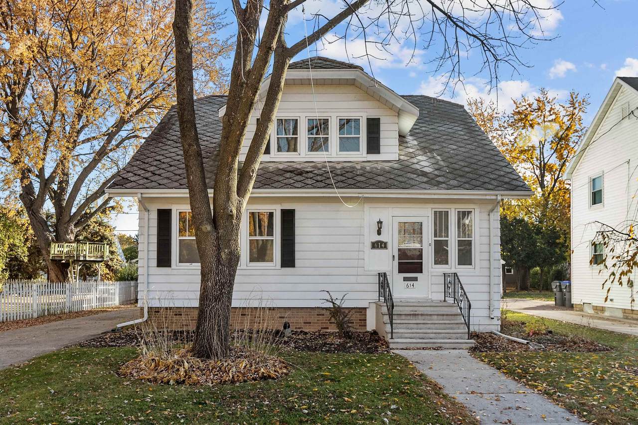 614 Oak Street - Photo 1