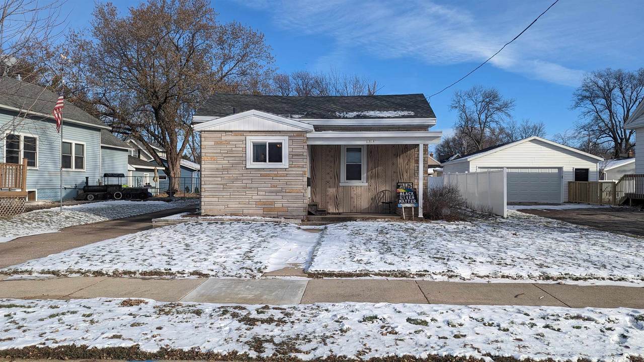 1816 Main Street - Photo 1