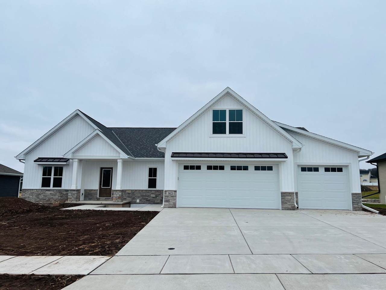 3821 Hawk Ledge Circle - Photo 1