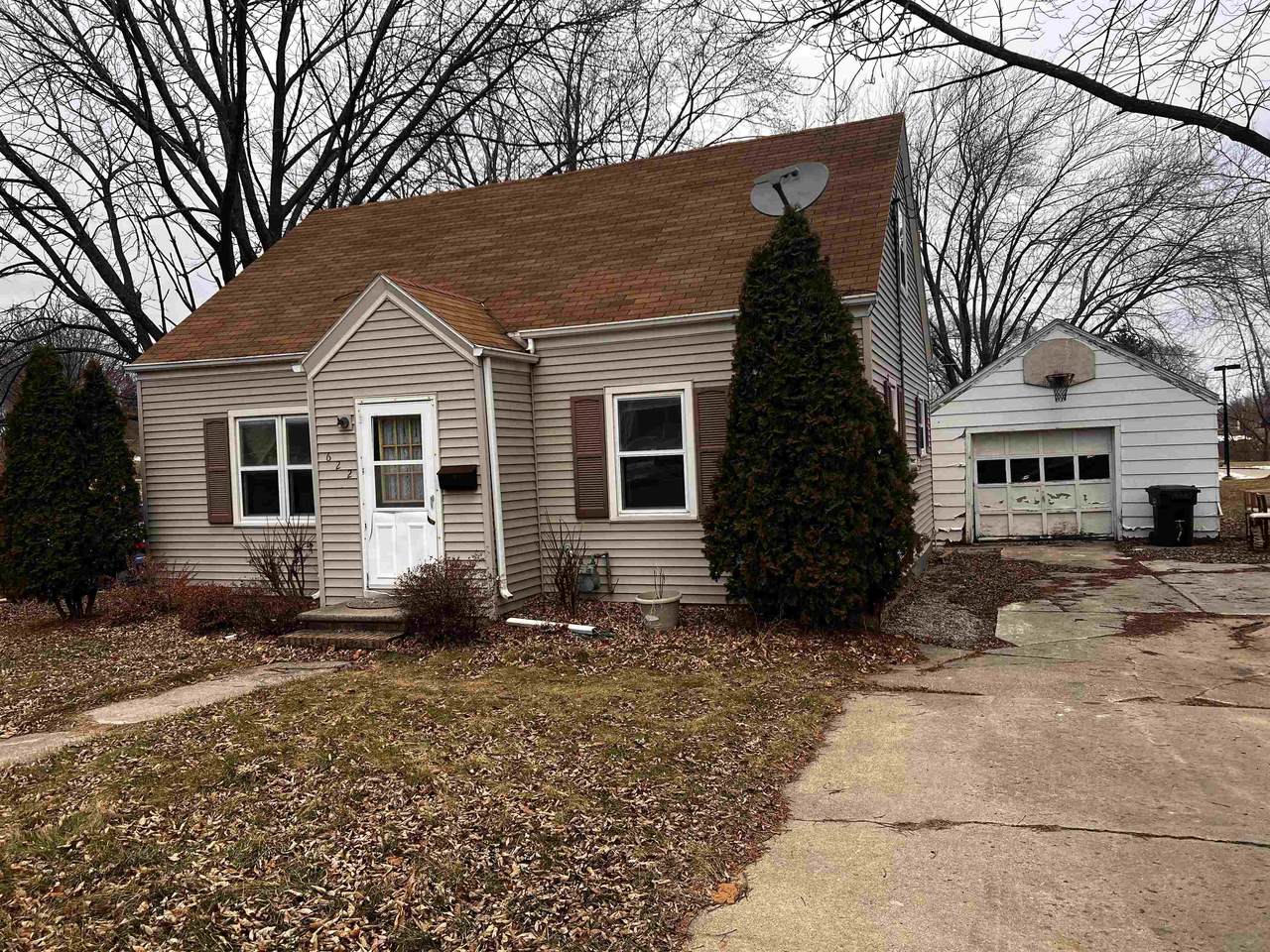 622 Grant Street - Photo 1