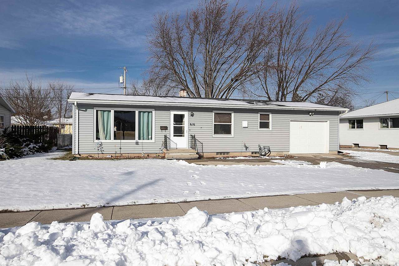 616 Haylett Street - Photo 1