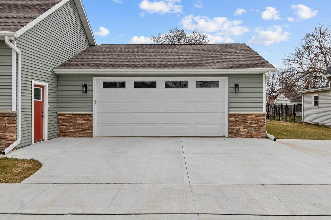 633 Cedar Street - Photo 1