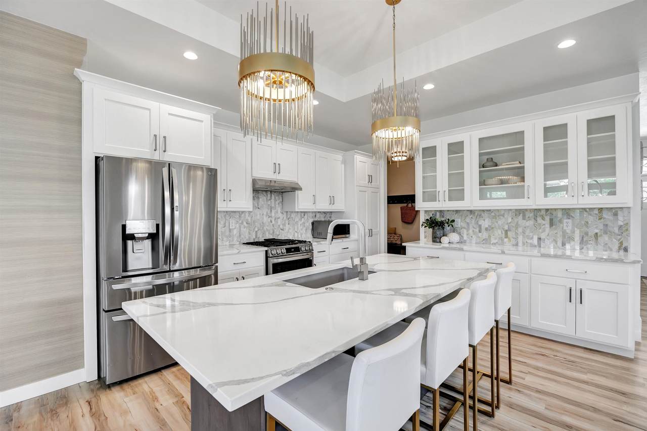 600 Olde River Court - Photo 1