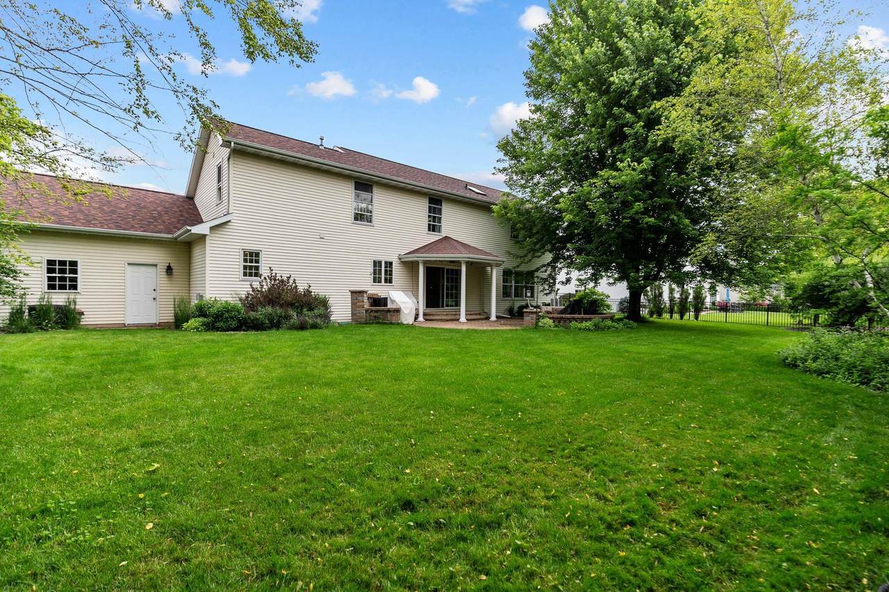 225 Fernwood Lane - Photo 1