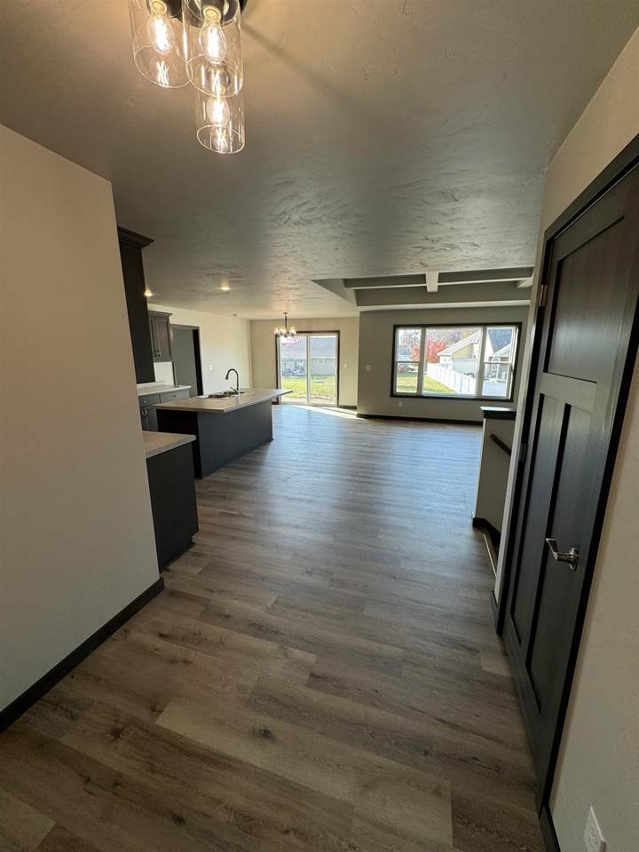 3439 Glendale Avenue - Photo 1