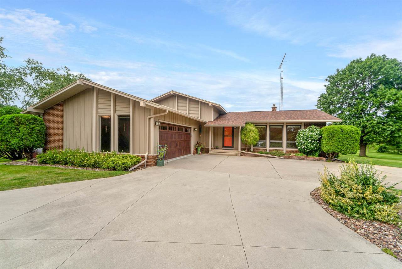 W6639 Willow Lawn Road - Photo 1