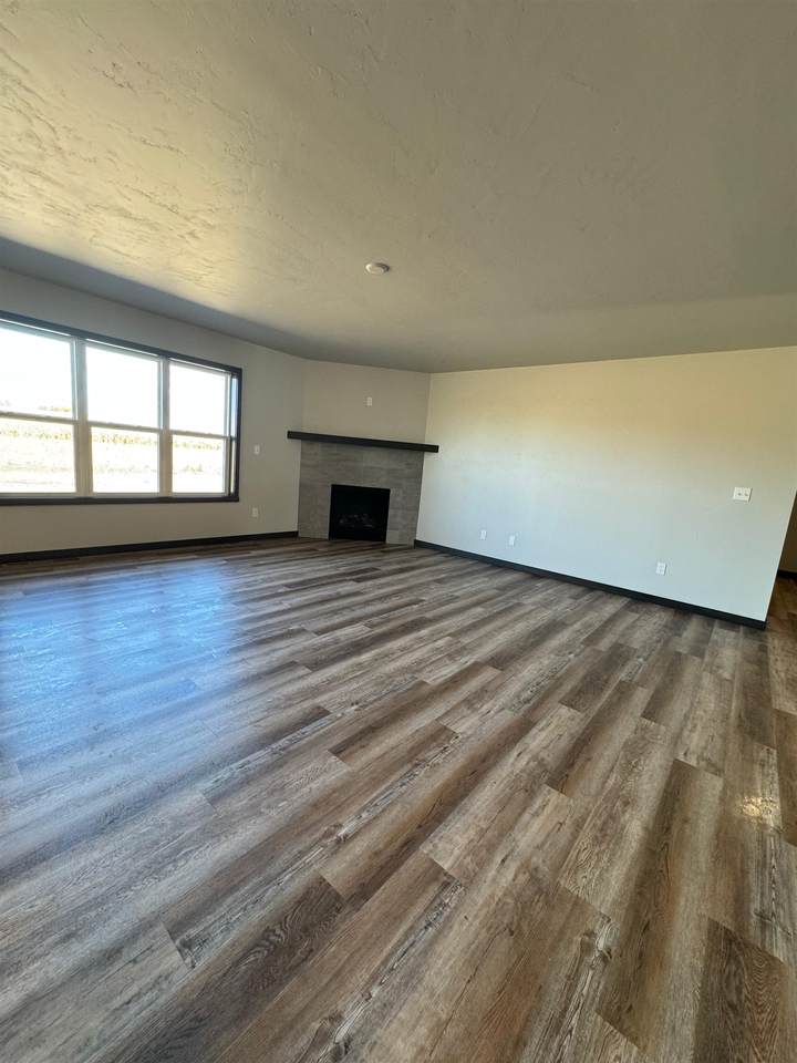 3492 Jewel Way - Photo 1